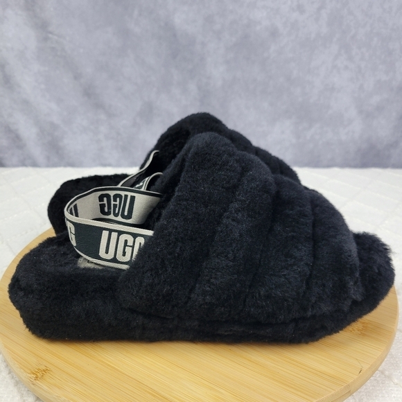 UGG Fluff Yeah Black Sandal Slippers Strap Black Size 8 Women's - Picture 1 of 11